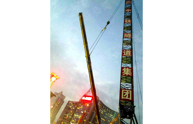 十字型钢柱安装工程之起吊和移动